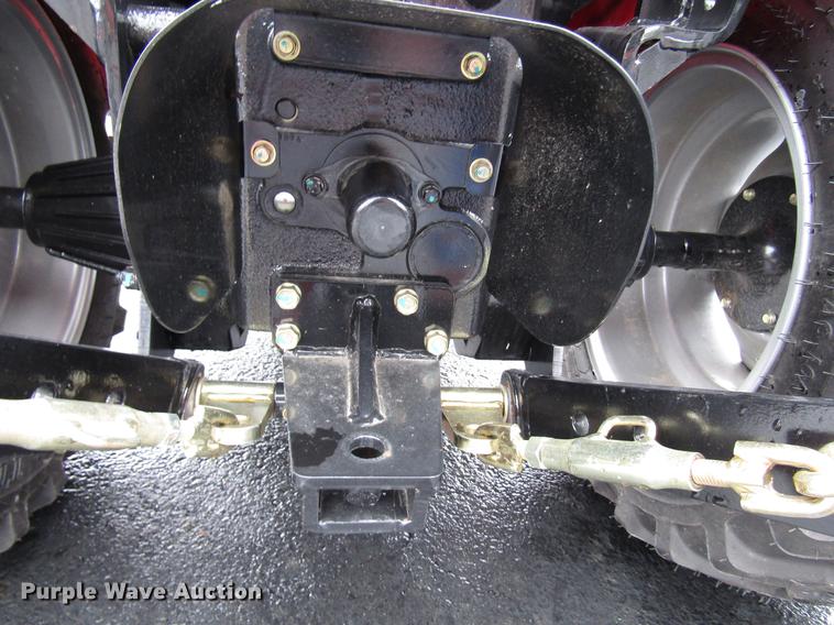 image for item FJ9612 2017 Mahindra eMax 22S MFWD tractor