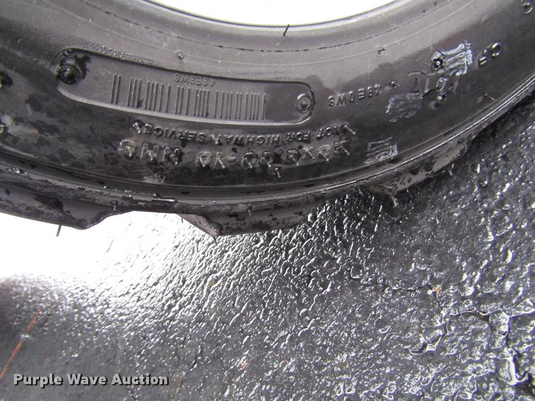 image for item FJ9612 2017 Mahindra eMax 22S MFWD tractor