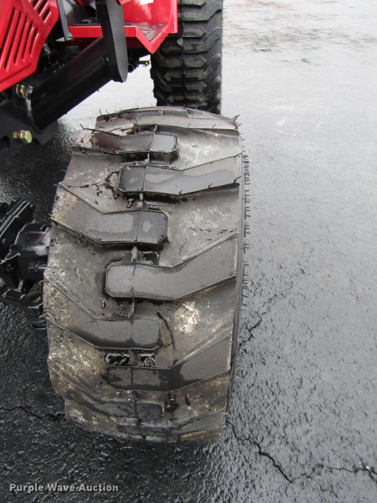 image for item FJ9612 2017 Mahindra eMax 22S MFWD tractor