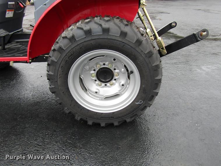 image for item FJ9612 2017 Mahindra eMax 22S MFWD tractor