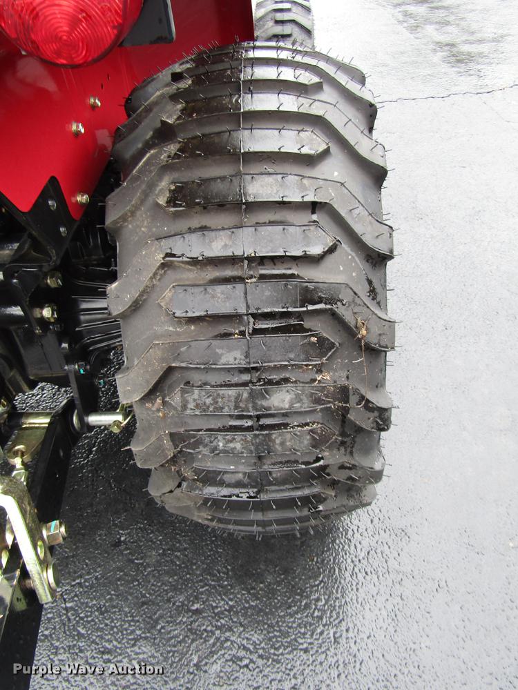 image for item FJ9612 2017 Mahindra eMax 22S MFWD tractor