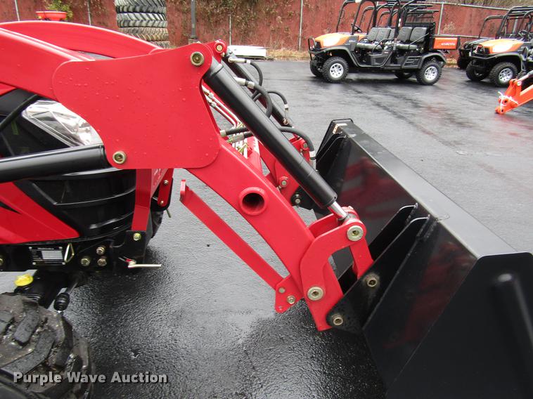 image for item FJ9612 2017 Mahindra eMax 22S MFWD tractor