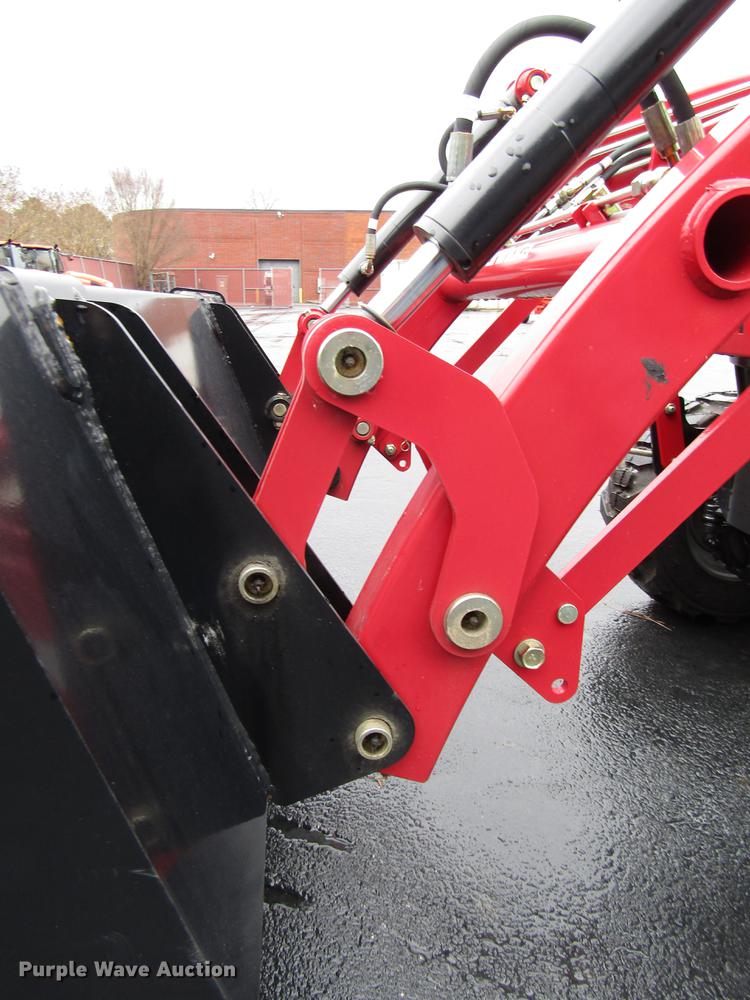 image for item FJ9612 2017 Mahindra eMax 22S MFWD tractor