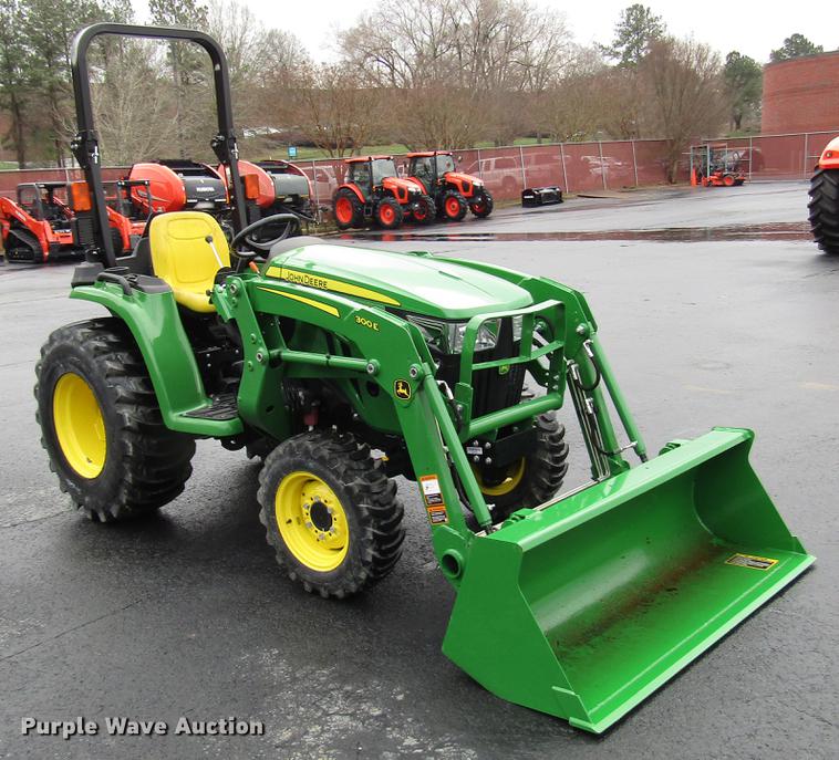 image for item FJ9613 2017 John Deere 3025E MFWD tractor