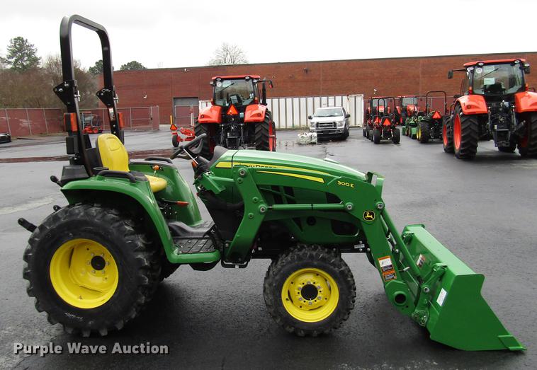 image for item FJ9613 2017 John Deere 3025E MFWD tractor