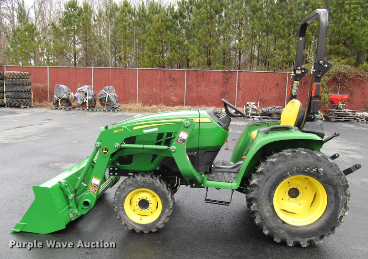 image for item FJ9613 2017 John Deere 3025E MFWD tractor