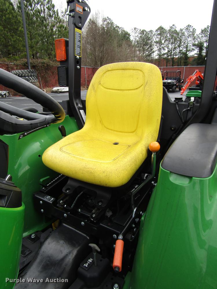 image for item FJ9613 2017 John Deere 3025E MFWD tractor