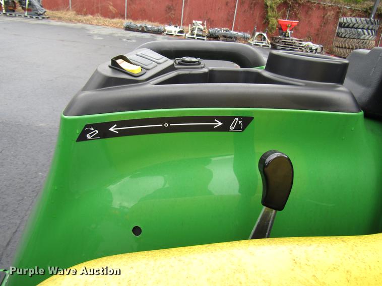 image for item FJ9613 2017 John Deere 3025E MFWD tractor