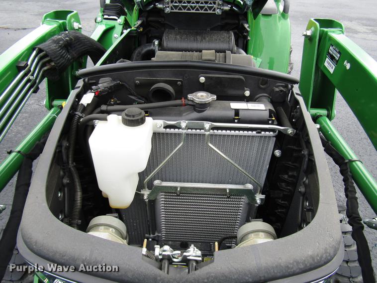 image for item FJ9613 2017 John Deere 3025E MFWD tractor