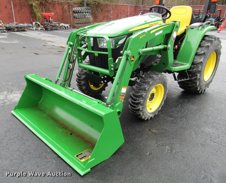image for item FJ9613 2017 John Deere 3025E MFWD tractor