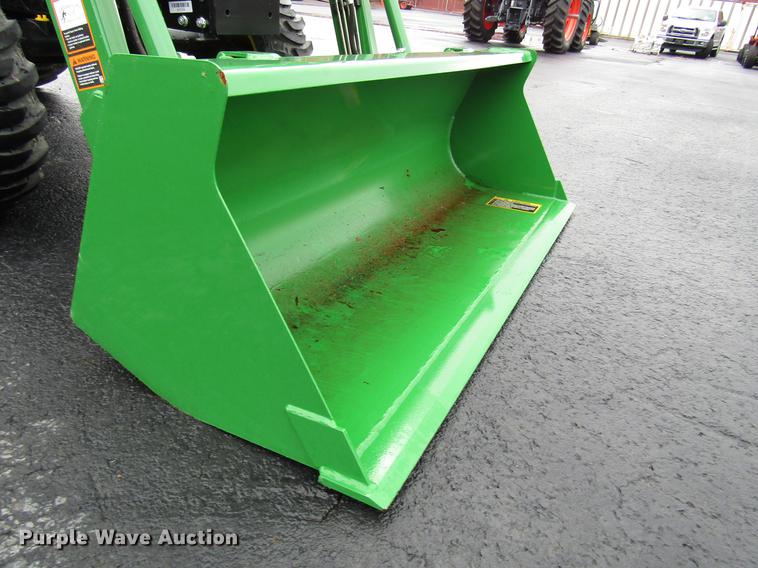 image for item FJ9613 2017 John Deere 3025E MFWD tractor