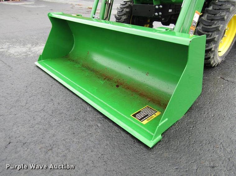 image for item FJ9613 2017 John Deere 3025E MFWD tractor