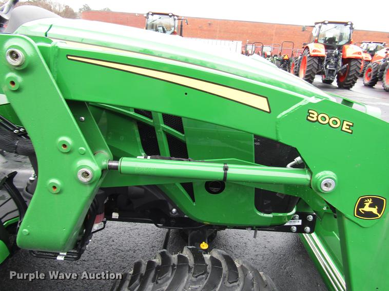 image for item FJ9613 2017 John Deere 3025E MFWD tractor