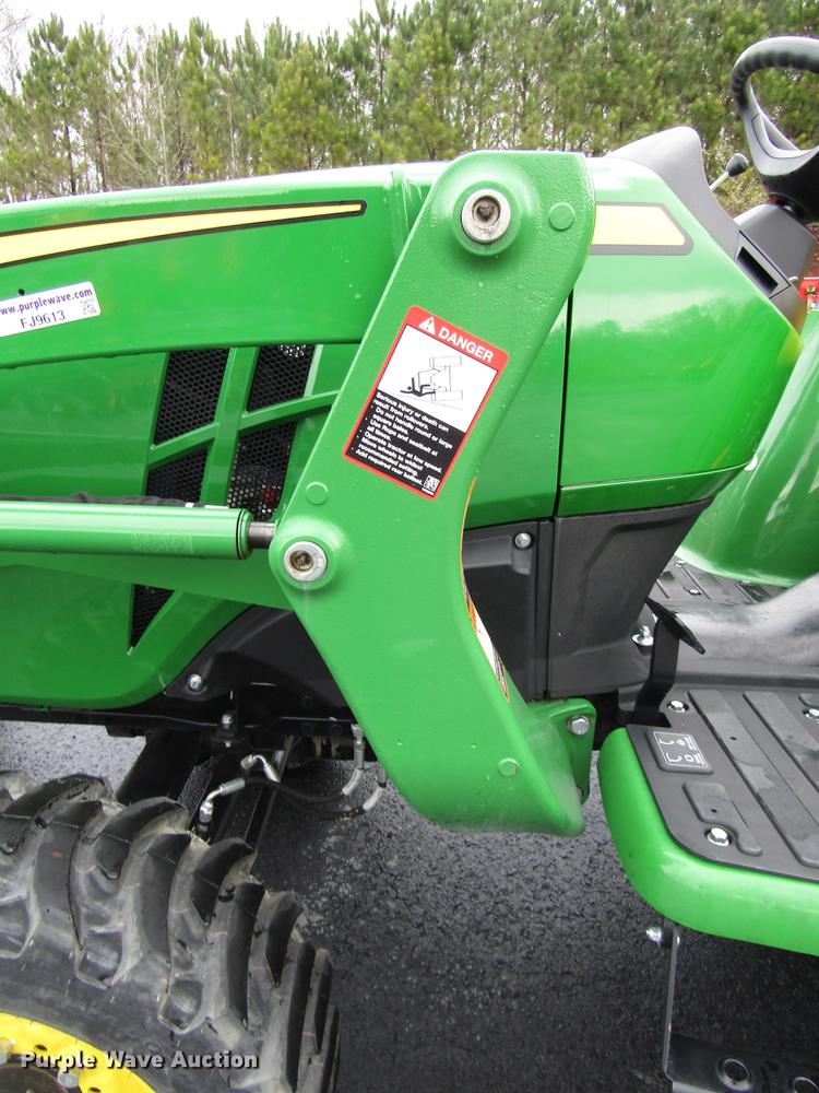 image for item FJ9613 2017 John Deere 3025E MFWD tractor