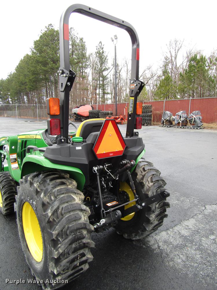 image for item FJ9613 2017 John Deere 3025E MFWD tractor