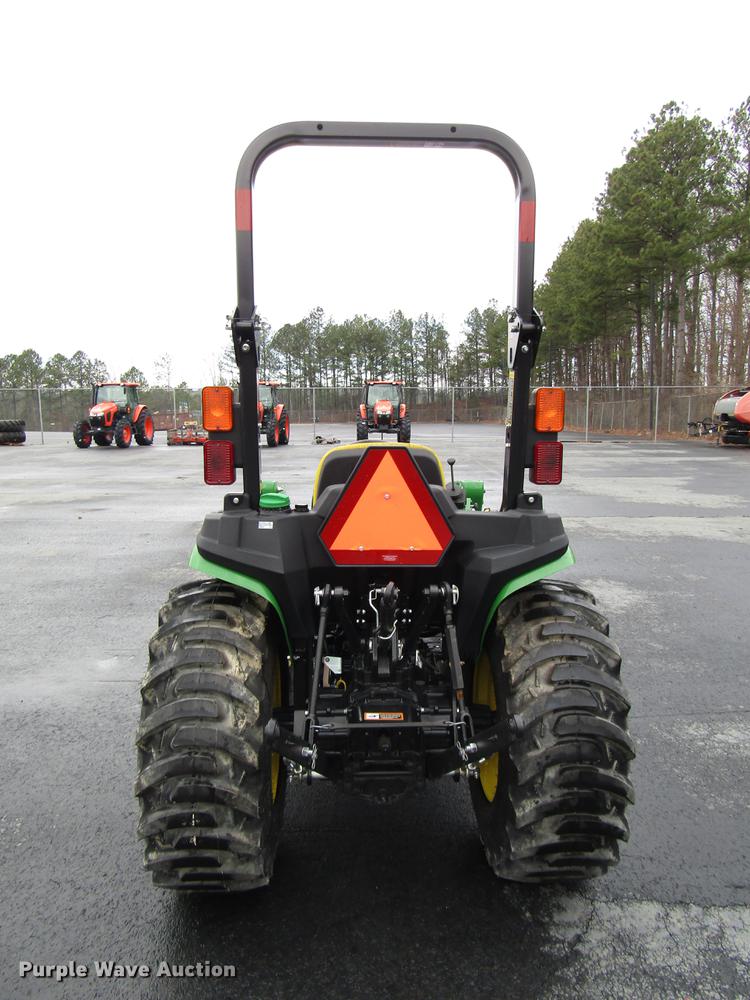 image for item FJ9613 2017 John Deere 3025E MFWD tractor