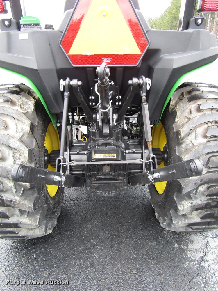 image for item FJ9613 2017 John Deere 3025E MFWD tractor