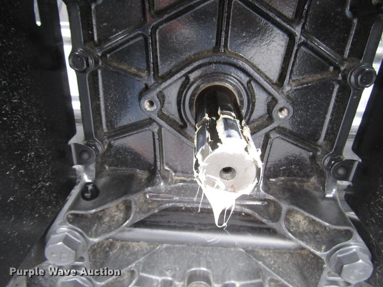 image for item FJ9613 2017 John Deere 3025E MFWD tractor