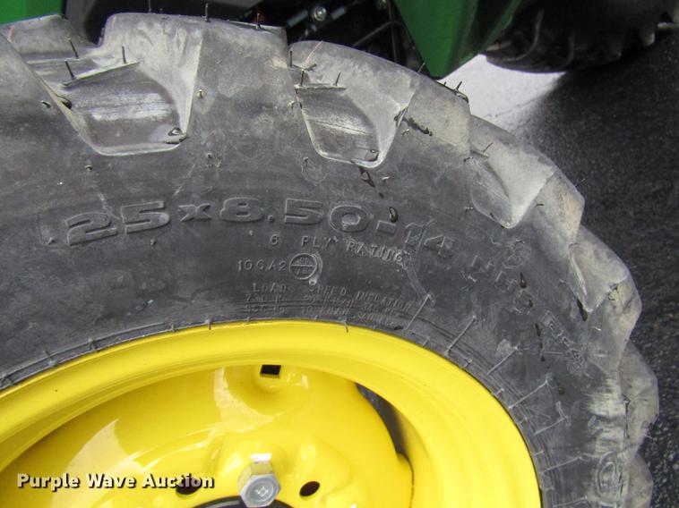 image for item FJ9613 2017 John Deere 3025E MFWD tractor