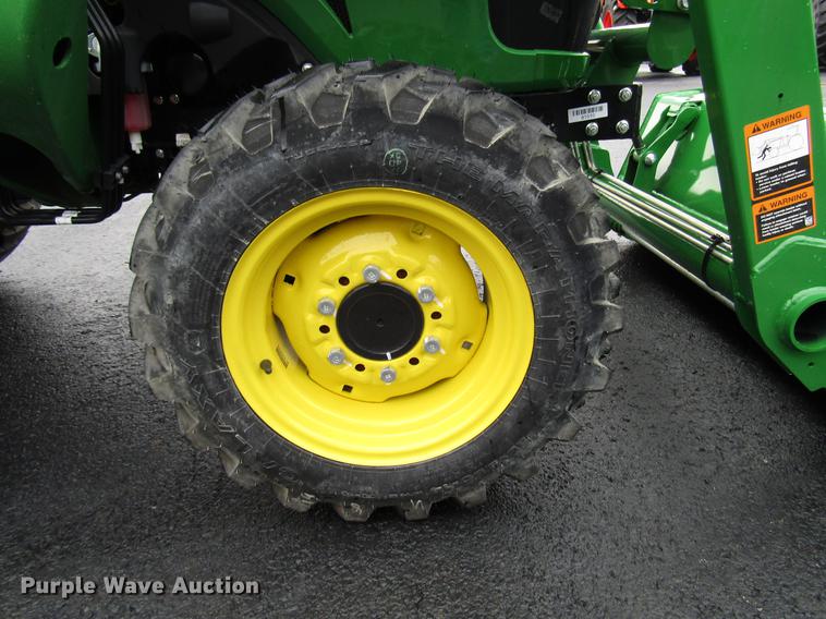 image for item FJ9613 2017 John Deere 3025E MFWD tractor