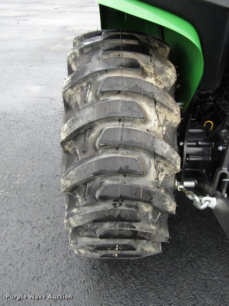 image for item FJ9613 2017 John Deere 3025E MFWD tractor