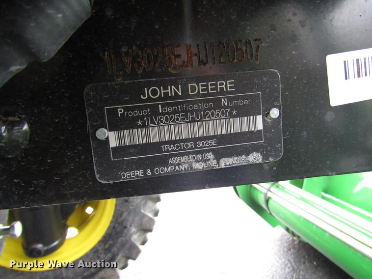 image for item FJ9613 2017 John Deere 3025E MFWD tractor