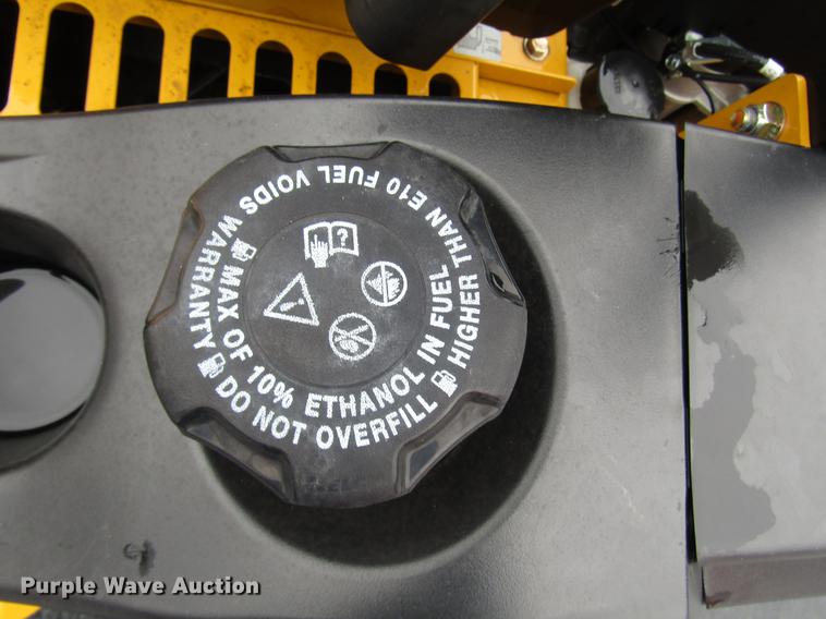 image for item FJ9613 2017 John Deere 3025E MFWD tractor