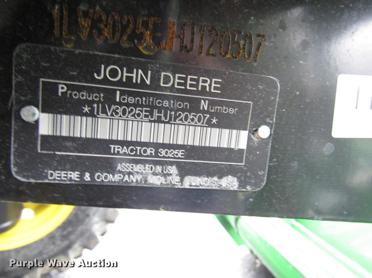 image for item FJ9613 2017 John Deere 3025E MFWD tractor
