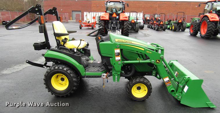 image for item FJ9614 2018 John Deere 1025R MFWD tractor