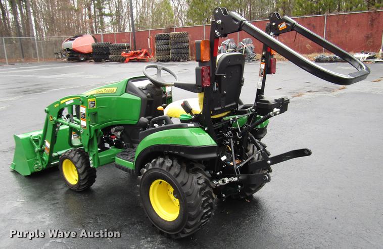image for item FJ9614 2018 John Deere 1025R MFWD tractor