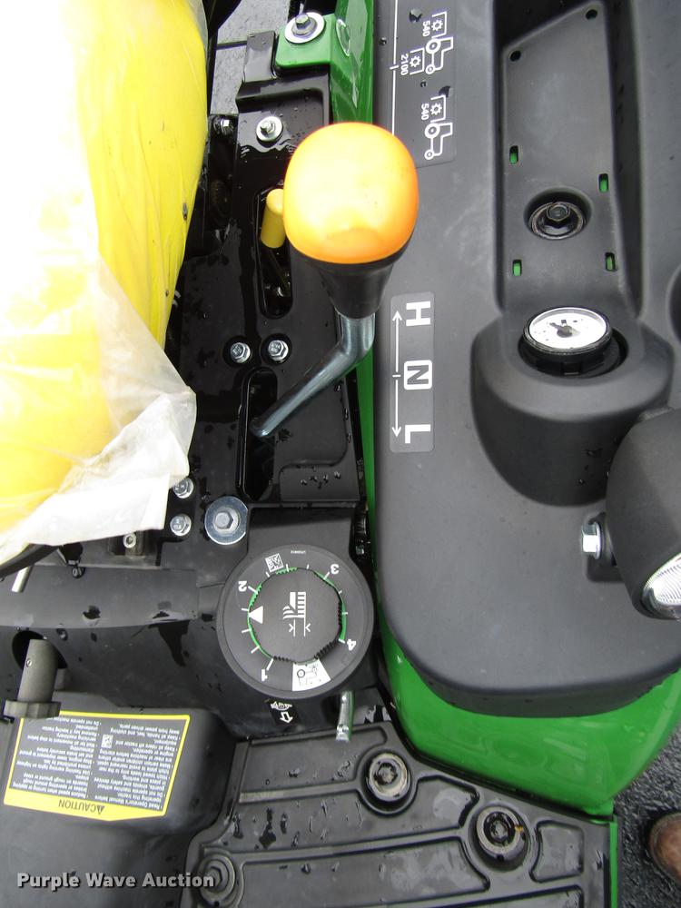 image for item FJ9614 2018 John Deere 1025R MFWD tractor