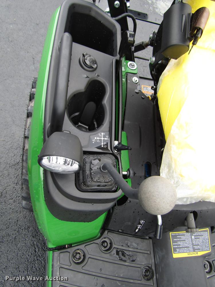 image for item FJ9614 2018 John Deere 1025R MFWD tractor