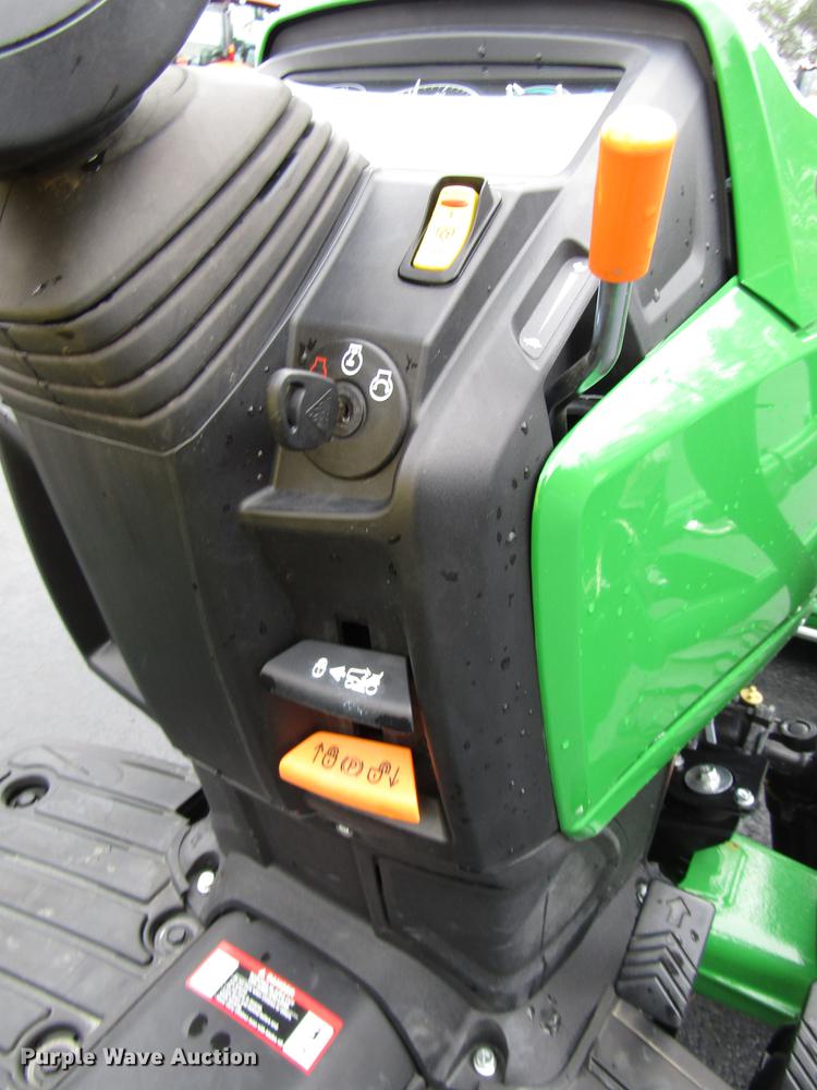 image for item FJ9614 2018 John Deere 1025R MFWD tractor