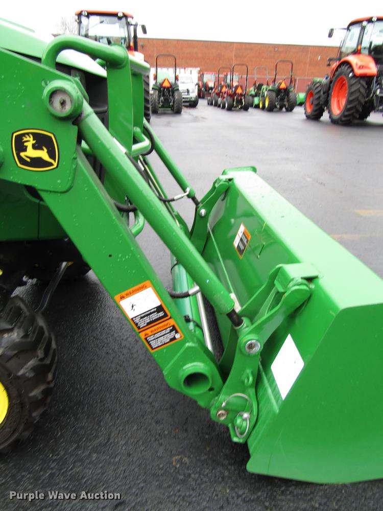 image for item FJ9614 2018 John Deere 1025R MFWD tractor