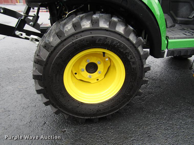 image for item FJ9614 2018 John Deere 1025R MFWD tractor