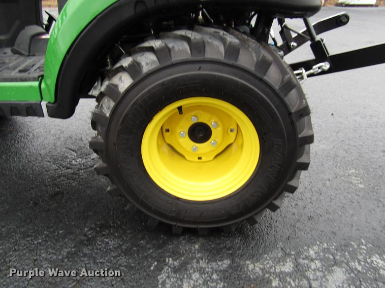 image for item FJ9614 2018 John Deere 1025R MFWD tractor