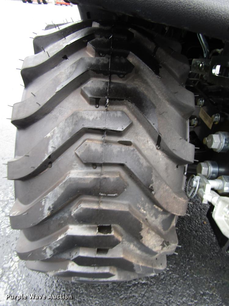 image for item FJ9614 2018 John Deere 1025R MFWD tractor