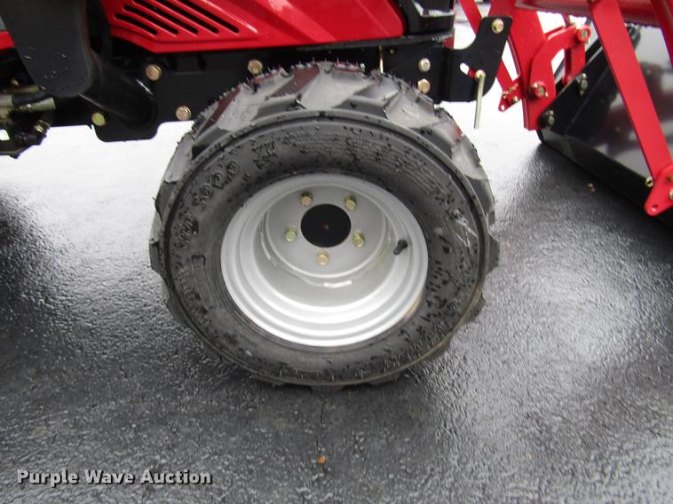 image for item FJ9615 Mahindra eMax 22S MFWD tractor