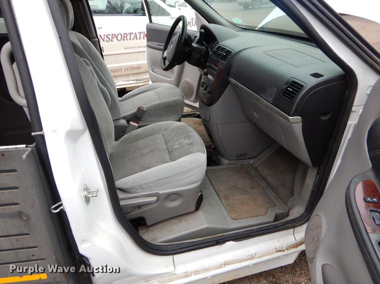 image for item FQ9506 2007 Chevrolet Uplander van