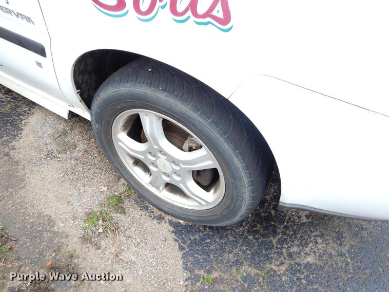 image for item FQ9506 2007 Chevrolet Uplander van