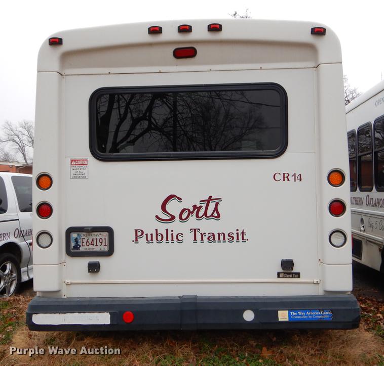 image for item FQ9508 2006 Ford E350 Super Duty shuttle bus