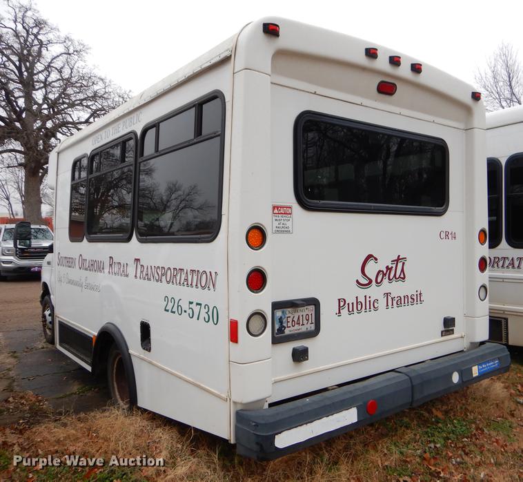 image for item FQ9508 2006 Ford E350 Super Duty shuttle bus