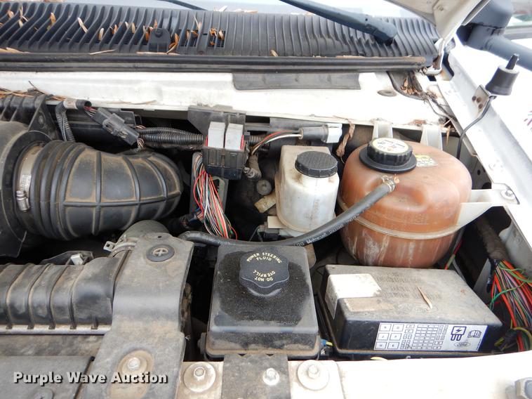 image for item FQ9508 2006 Ford E350 Super Duty shuttle bus