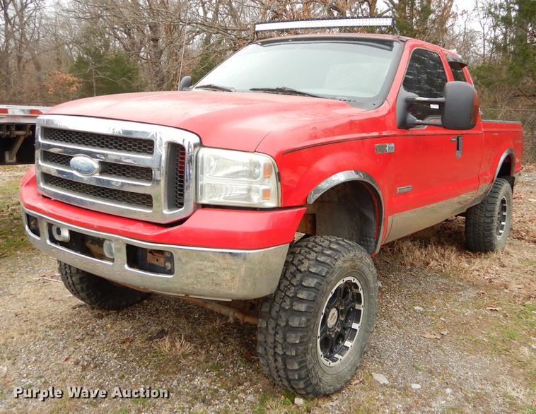 image for item FQ9511 2005 Ford F250 Super Duty SuperCab pickup truck