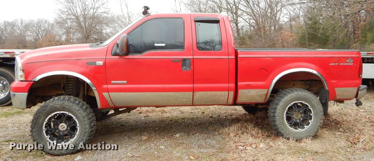 image for item FQ9511 2005 Ford F250 Super Duty SuperCab pickup truck