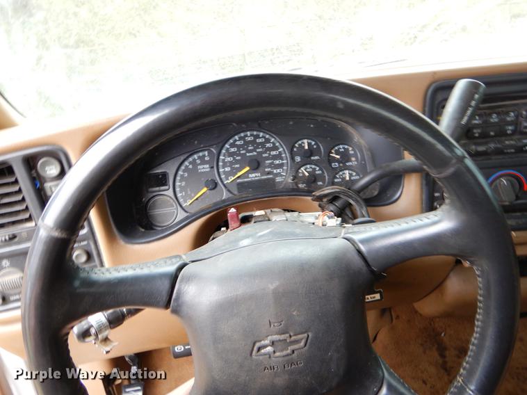 image for item FQ9514 2000 Chevrolet Silverado 1500 LS Ext. Cab pickup truck