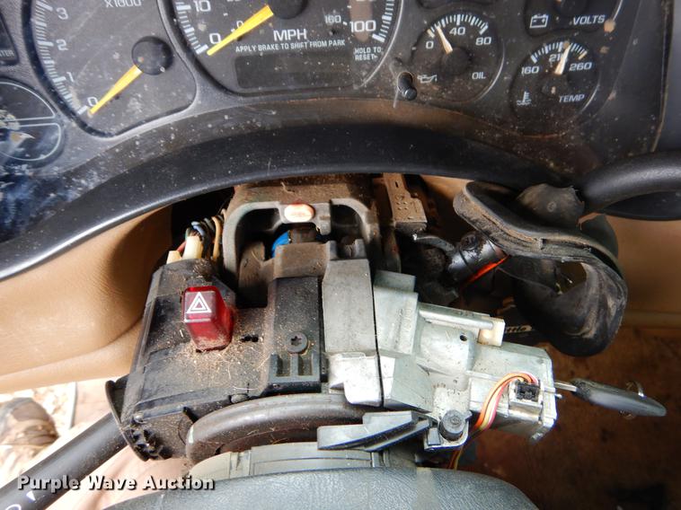 image for item FQ9514 2000 Chevrolet Silverado 1500 LS Ext. Cab pickup truck