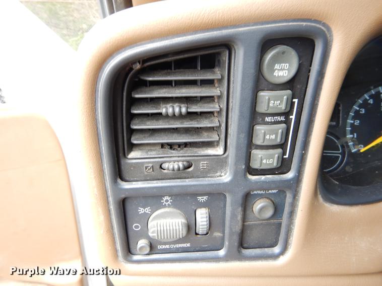 image for item FQ9514 2000 Chevrolet Silverado 1500 LS Ext. Cab pickup truck