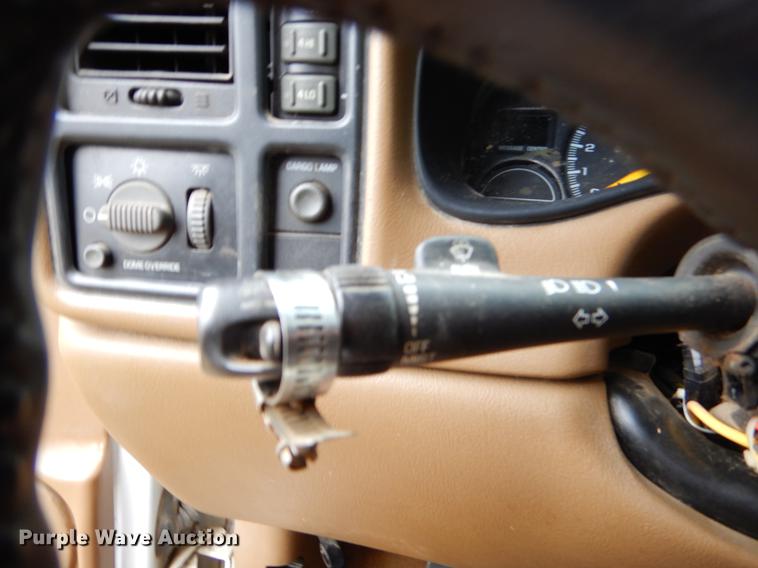 image for item FQ9514 2000 Chevrolet Silverado 1500 LS Ext. Cab pickup truck