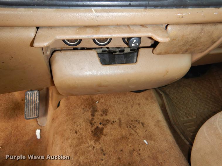 image for item FQ9514 2000 Chevrolet Silverado 1500 LS Ext. Cab pickup truck